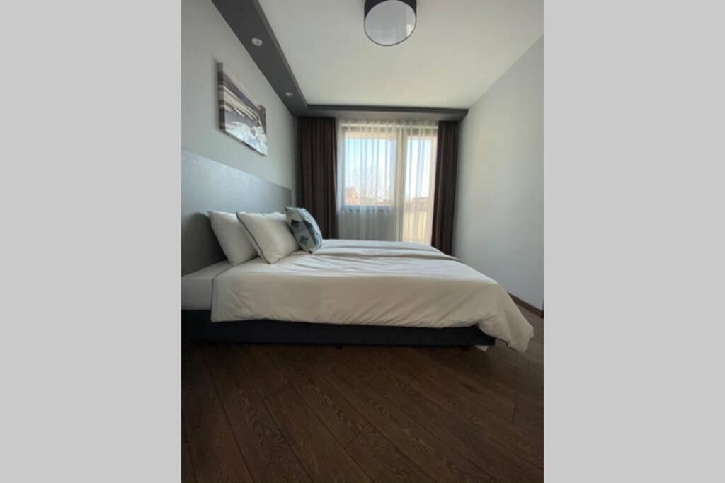 Lux 1Bd/1Ba City Center Apartment Yukarı Cuma Dış mekan fotoğraf