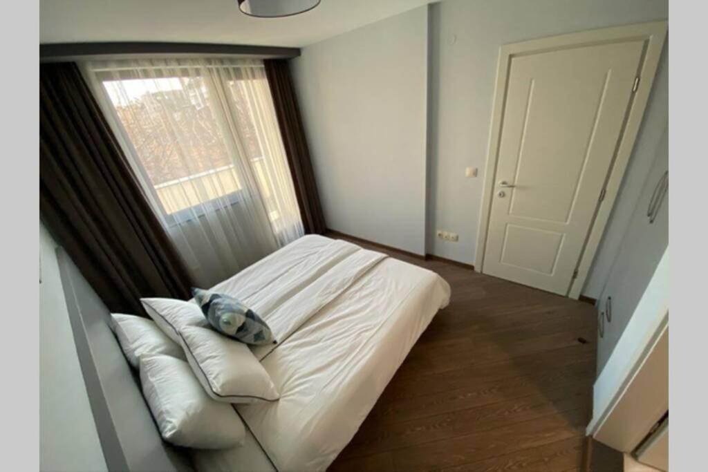 Lux 1Bd/1Ba City Center Apartment Yukarı Cuma Dış mekan fotoğraf
