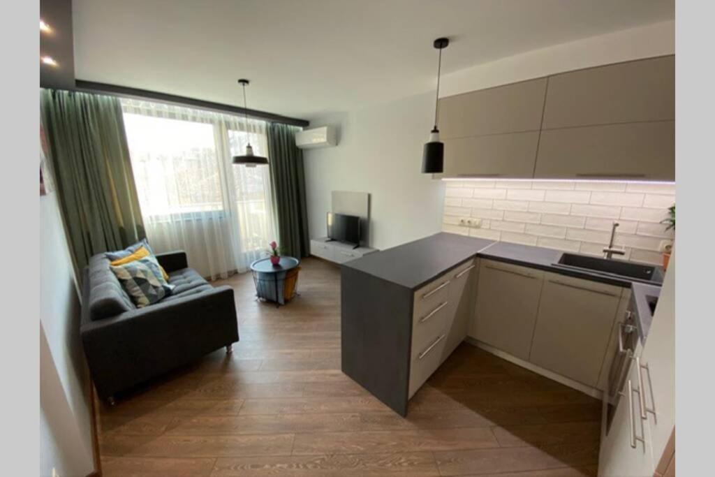 Lux 1Bd/1Ba City Center Apartment Yukarı Cuma Dış mekan fotoğraf